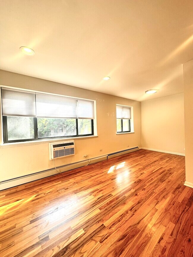 Foto del edificio - 6954 N Sheridan Rd