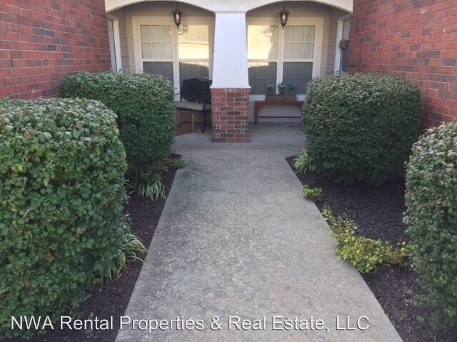 Primary Photo - 4 br, 2 bath House - 904 S. Lafayette St.