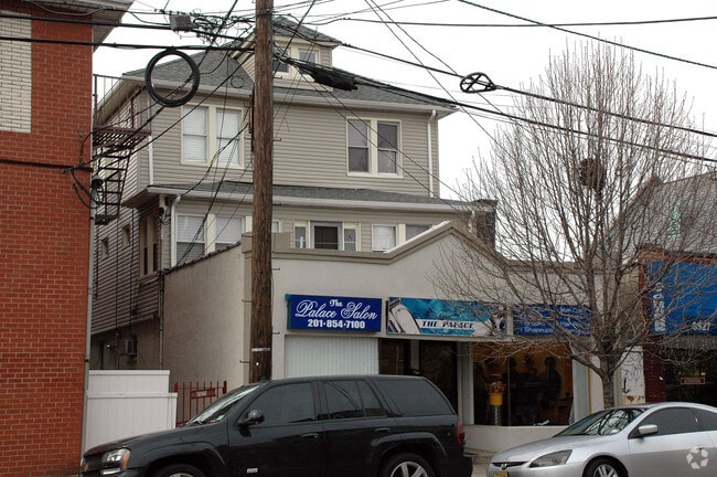 Building Photo - 8525 Kennedy Blvd