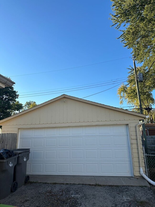 Foto del edificio - Welcome to this charming 3-bedroom, 1-bath...