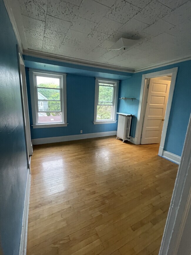 Building Photo - 2500 E Edgewood Ave