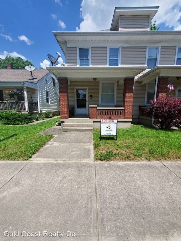 Primary Photo - 754 Ross Ave