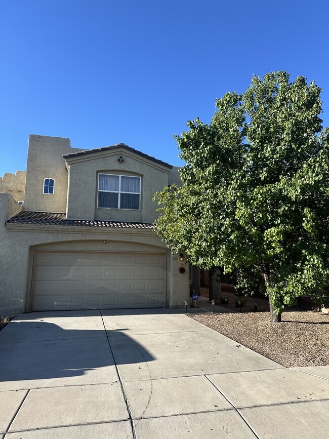 Building Photo - 6540 Los Pueblos Pl NW