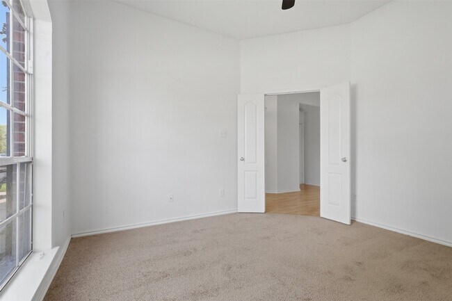 Foto del edificio - 19319 Arbor Pines Ln