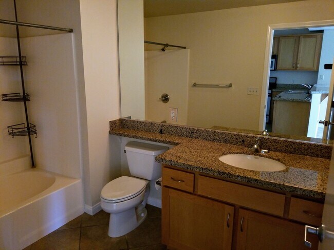 Foto del edificio - Gaslamp 1 bedroom with View, Wood floors, ...