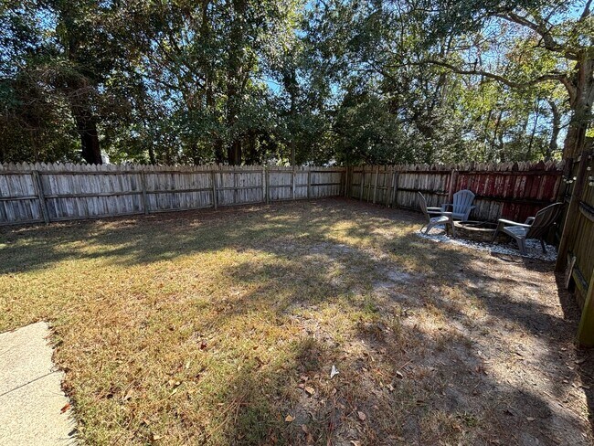 Foto del edificio - FOR RENT