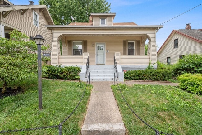 CHEVIOT- Charming 3 bedroom 1.5 bath - CHEVIOT- Charming 3 bedroom 1.5 bath House
