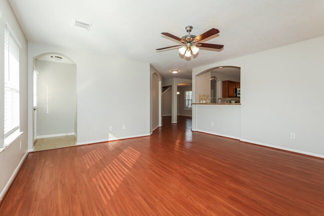 Foto del edificio - 22207 Summer Breeze Ln
