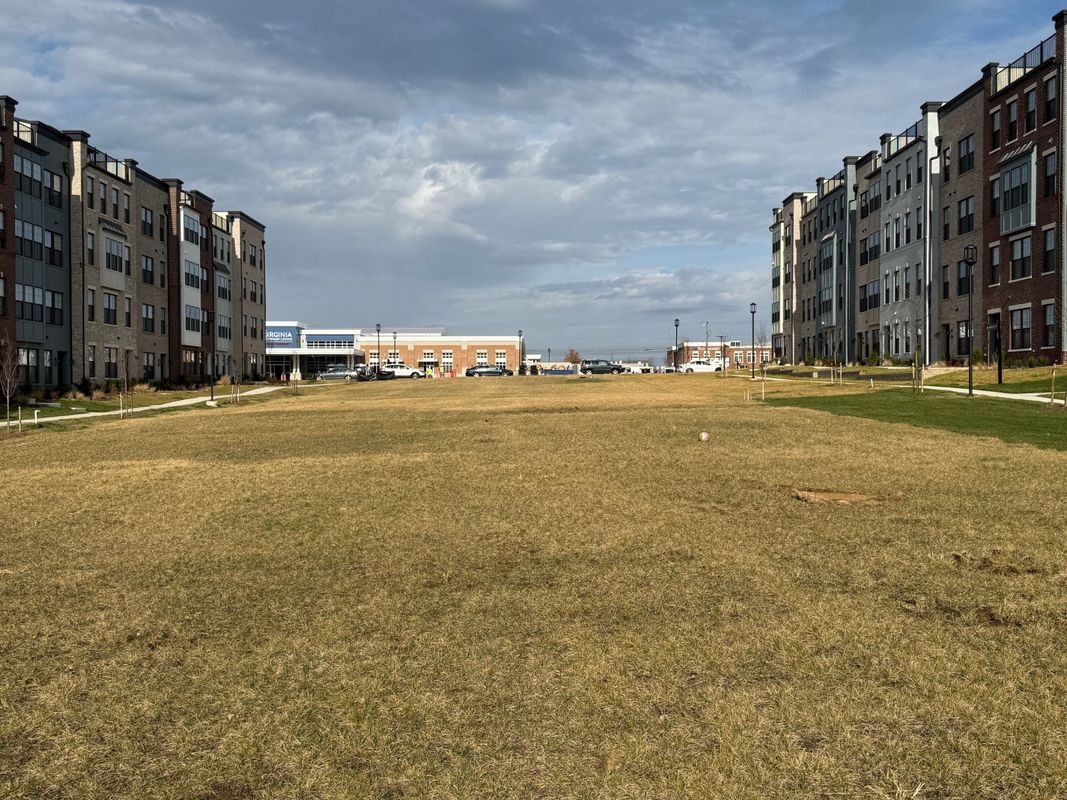 Foto del edificio - 527 Munson Woods Walk