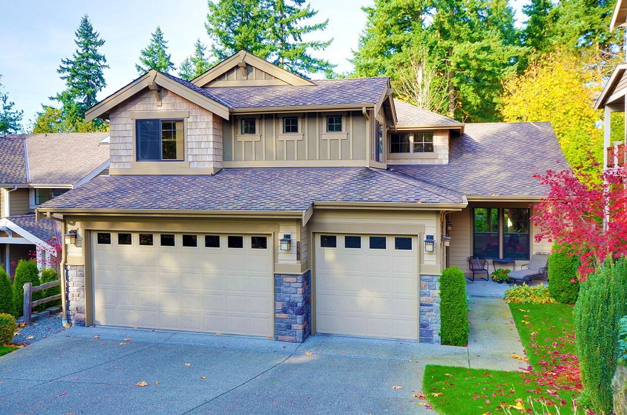 Primary Photo - Stunning 5 bedroom Kirkland Home