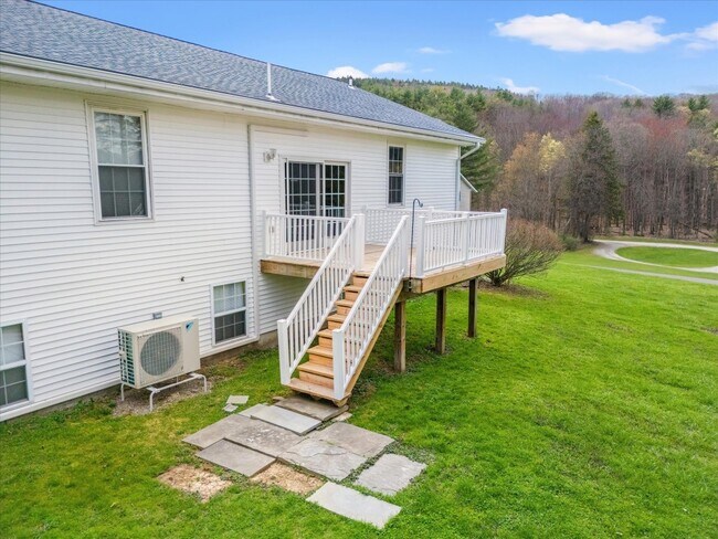 Building Photo - 1205 Tracy Creek Rd