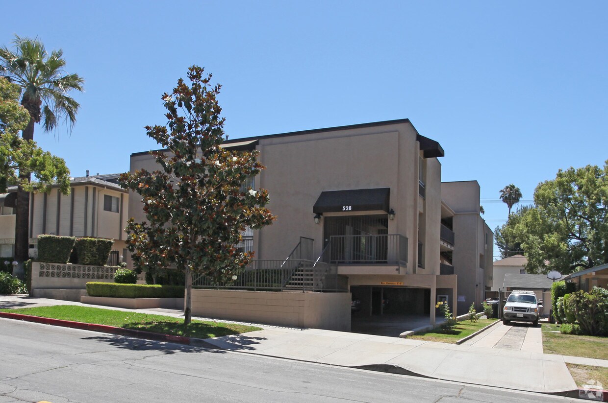 528 E Verdugo Ave, Burbank, CA 91501 Apartments in Burbank, CA