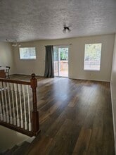 Building Photo - 9611 N Normandie Ln