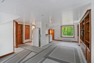 Building Photo - 86 Gallows Hill Rd