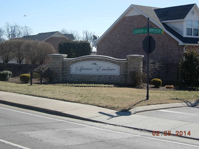 Building Photo - NICE Condo in GREAT location!!! VERY clean...