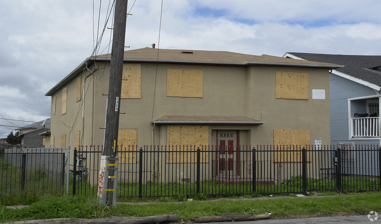 Building Photo - 143-149 1st St