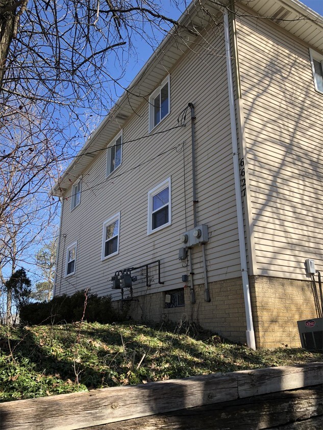 Primary Photo - 6627 State Rd