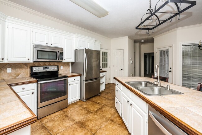 Foto del edificio - 112 Cypress Ridge Dr