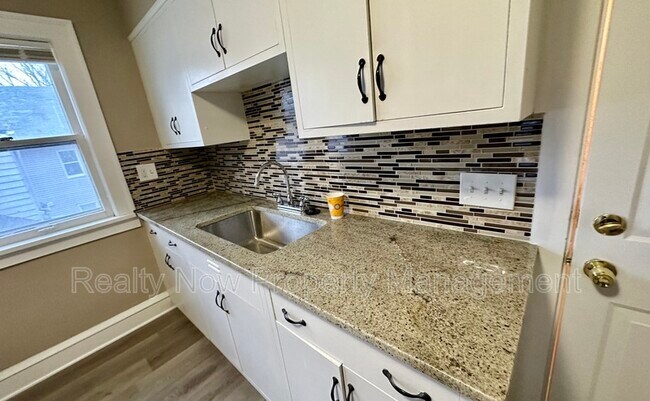 Foto del edificio - 2523 E 124th St