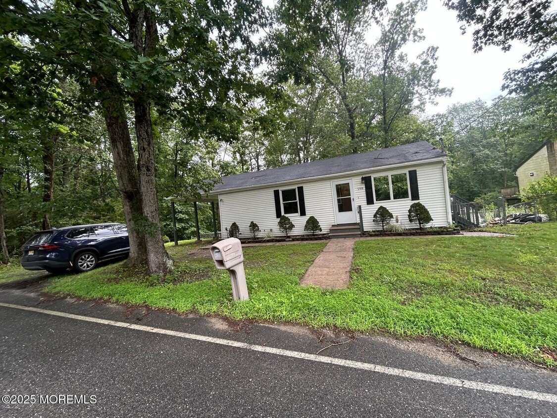 Primary Photo - 198 Lemon Rd