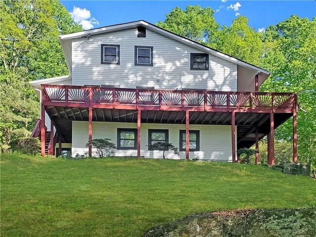Building Photo - 390 Garnet Ridge Rd