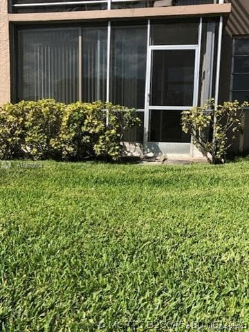 Building Photo - 1911 Sabal Palm Dr