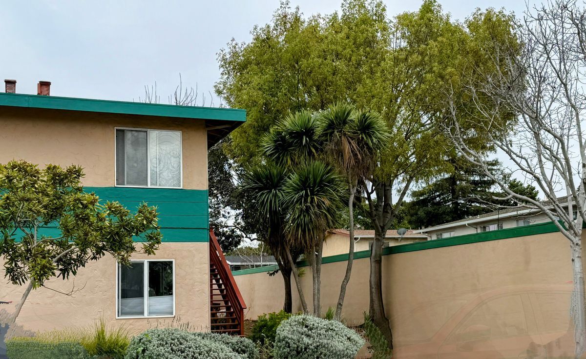 Foto del edificio - 418 Roosevelt Ave
