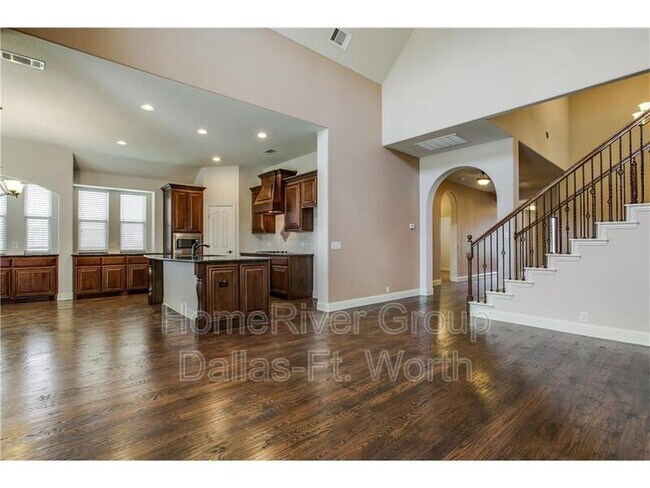 Building Photo - 7112 Four Sixes Ranch Rd