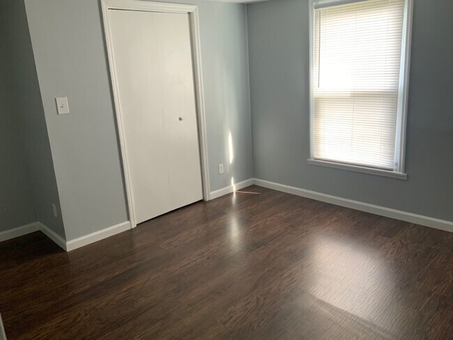 Foto del edificio - 1545 Oakwood St