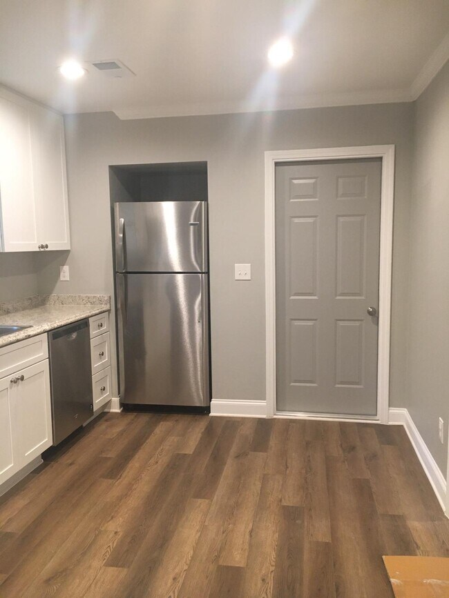 Foto del edificio - 300 Huntington Cir