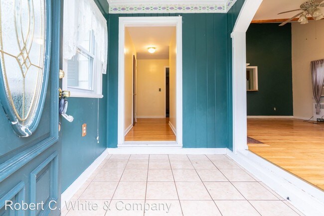 Foto del edificio - 3 br, 2 bath House - 725 Pine Rock Avenue