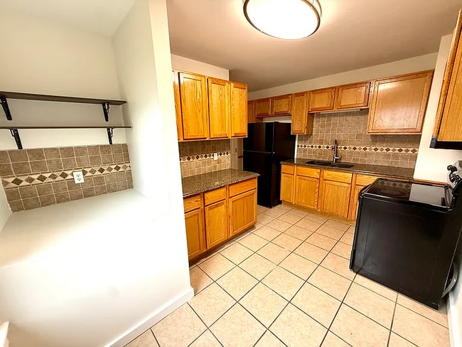 Building Photo - 517 Beckman St