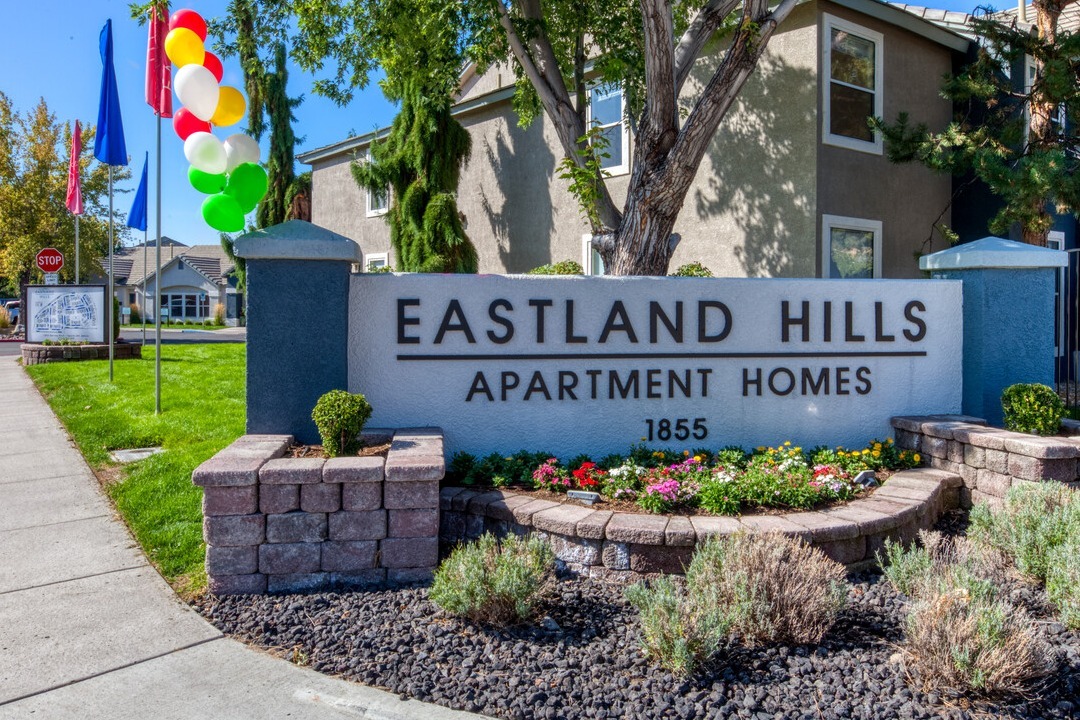 Foto principal - EASTLAND HILLS APARTMENTS