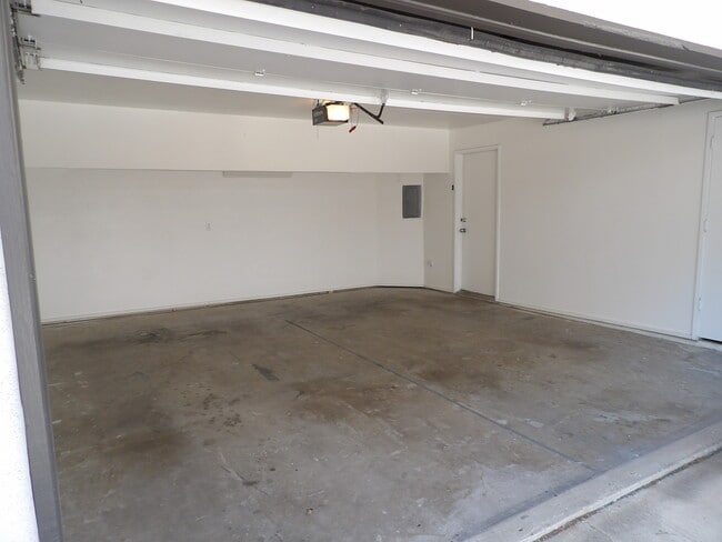 Building Photo - 3906 Buena Vista St