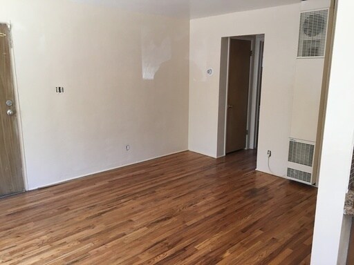 Building Photo - 68 South Wells Avenue Unit 3