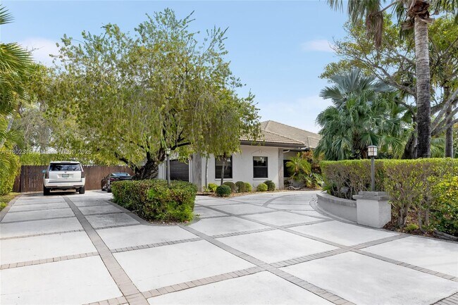 Building Photo - 655 Hibiscus Dr