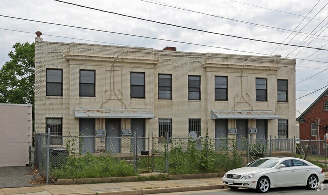 Building Photo - 1501-1503 Brook Rd