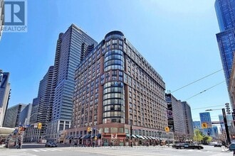 Building Photo - 7 Carlton St.