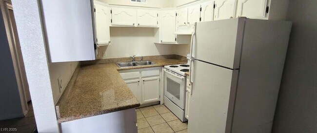Foto del edificio - 412 W Monroe Ave