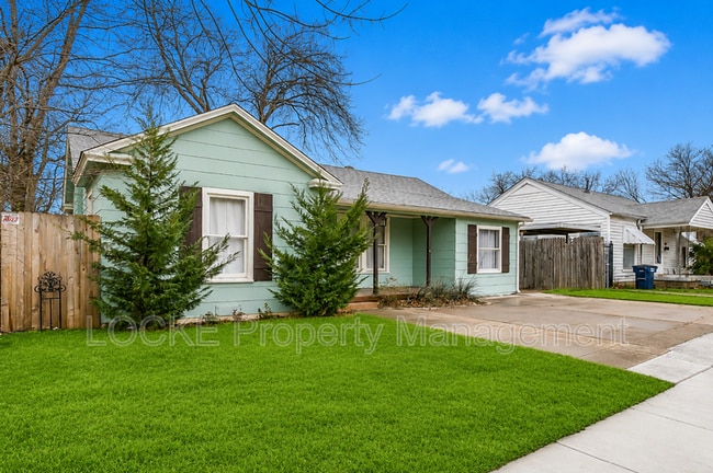 Building Photo - 3024 8th Ave