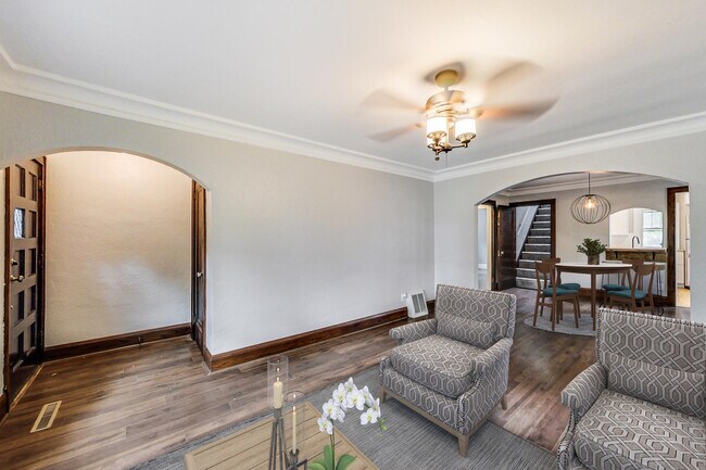 Building Photo - 564 Brimhall St