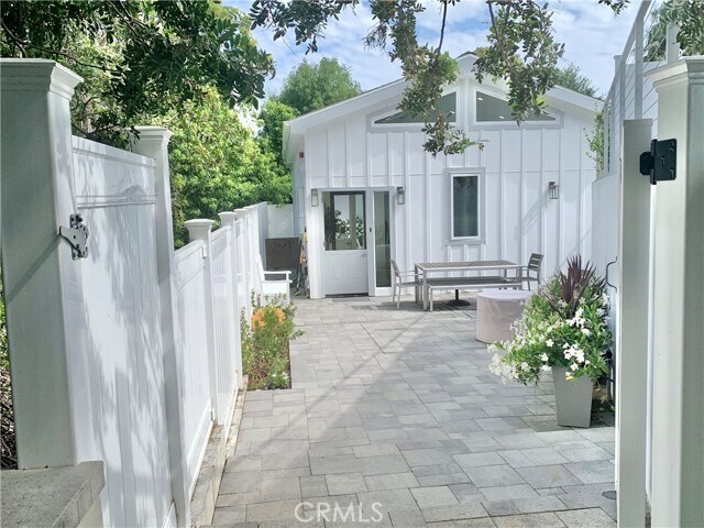 Primary Photo - 10 Pinto Ln