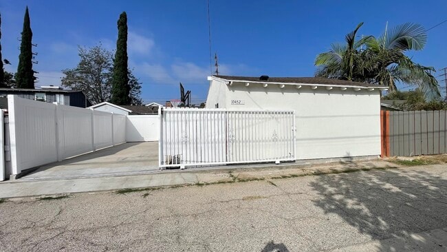 Building Photo - 10452 Balboa Blvd
