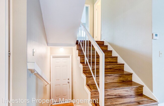 Building Photo - 3 br, 2 bath House - 2322 Conejo Ln. #39