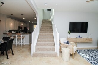 Building Photo - 9025 Alturas St