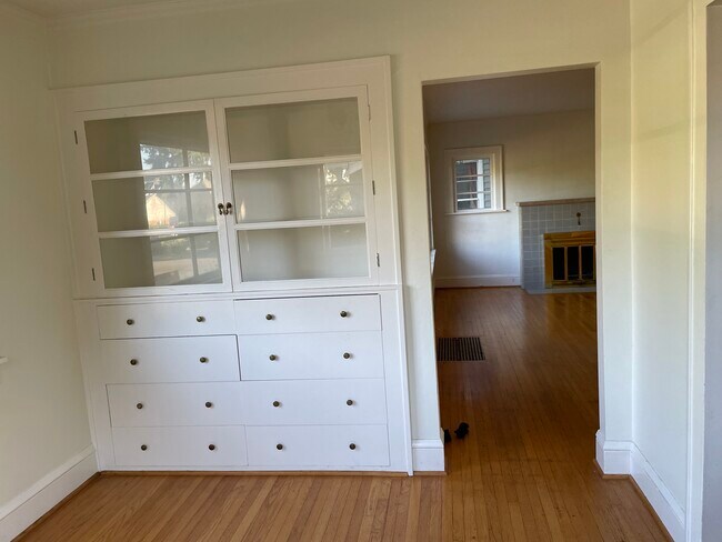 Building Photo - 4413 NE 30th Ave