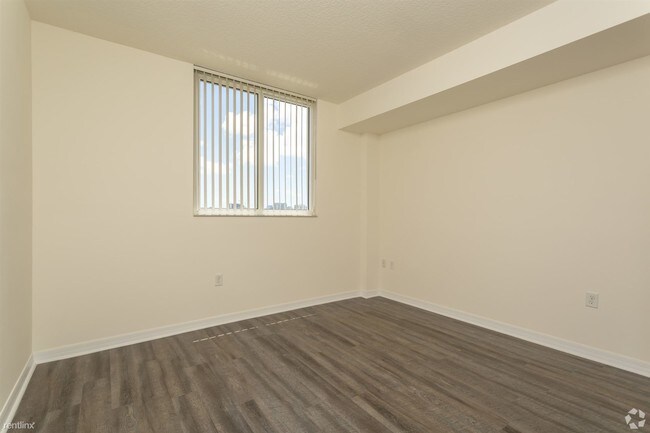 Building Photo - 2 br, 1 bath  - 2600 NW 16th Street Rd