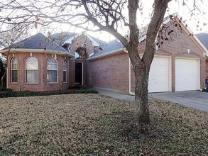 Building Photo - 5433 Crystal Ct