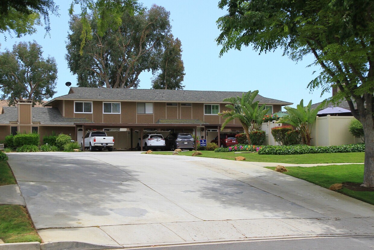 Primary Photo - 28652 Conejo View Dr