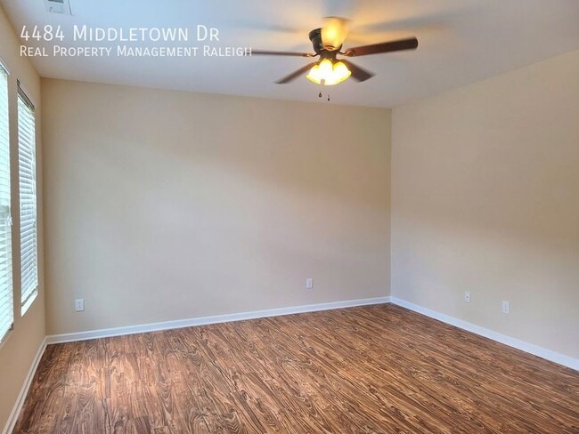 Building Photo - 4484 Middletown Dr